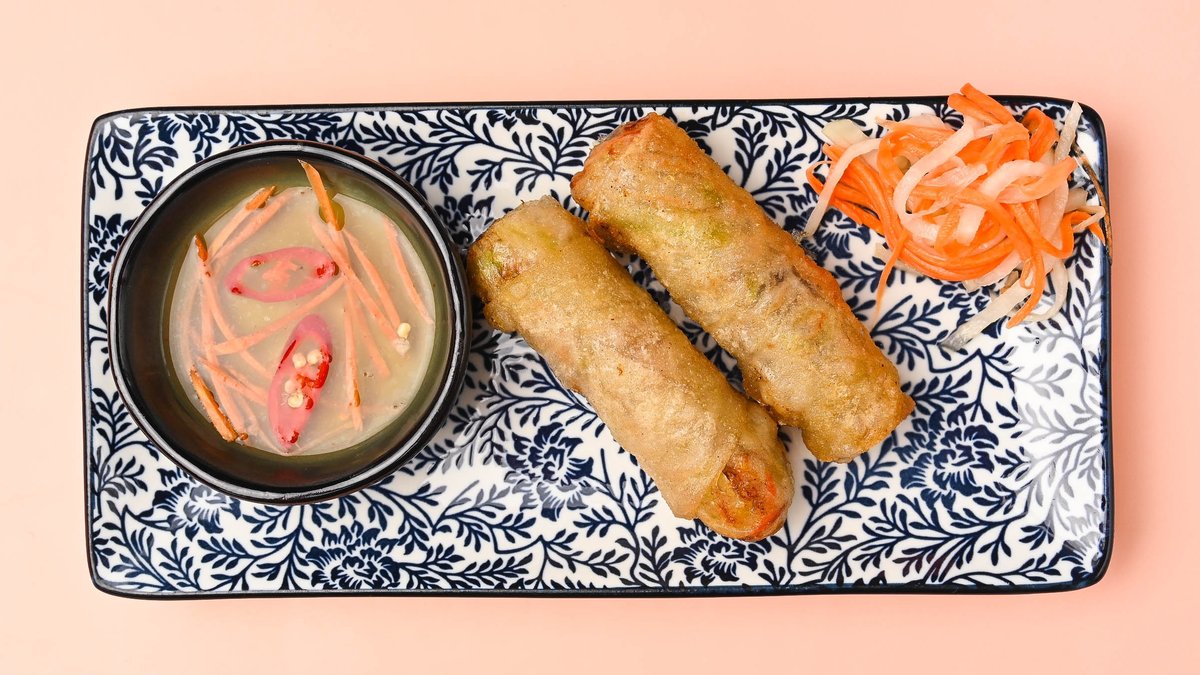 02. Meat spring rolls