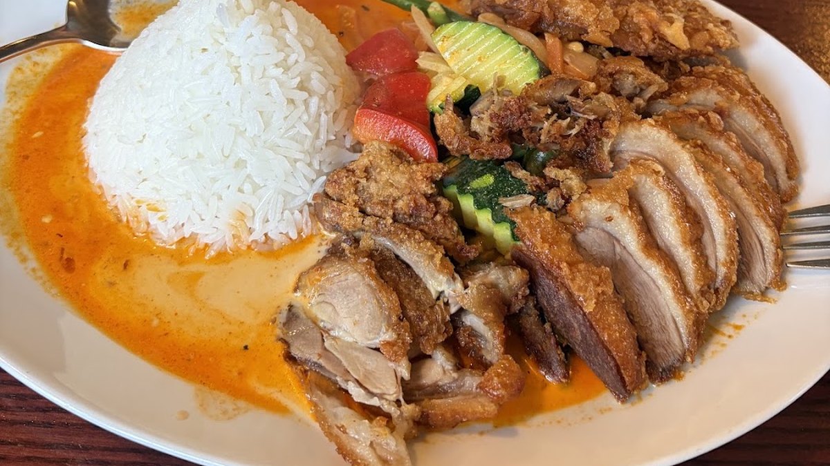 34. Gaeng Paneng